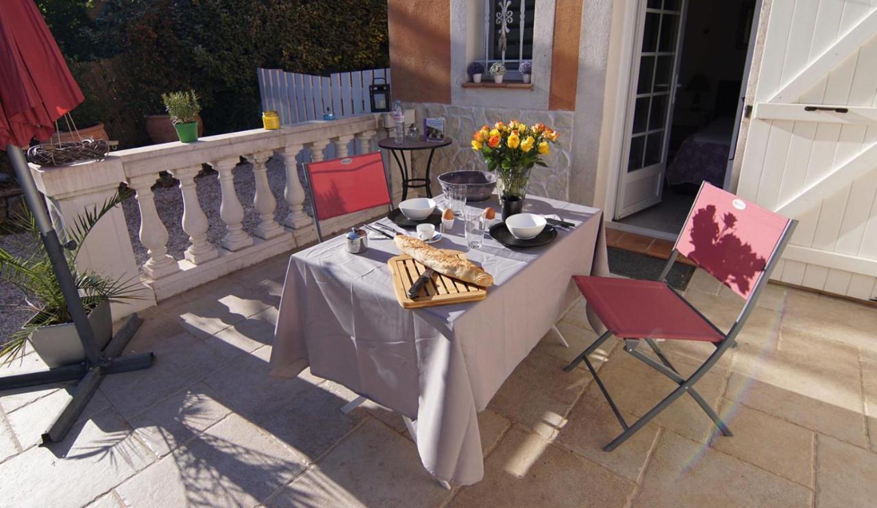 Chez Amali - Stielvolle Ferienwohnung In Der Provence Mit Terrasse Brignoles Exterior photo