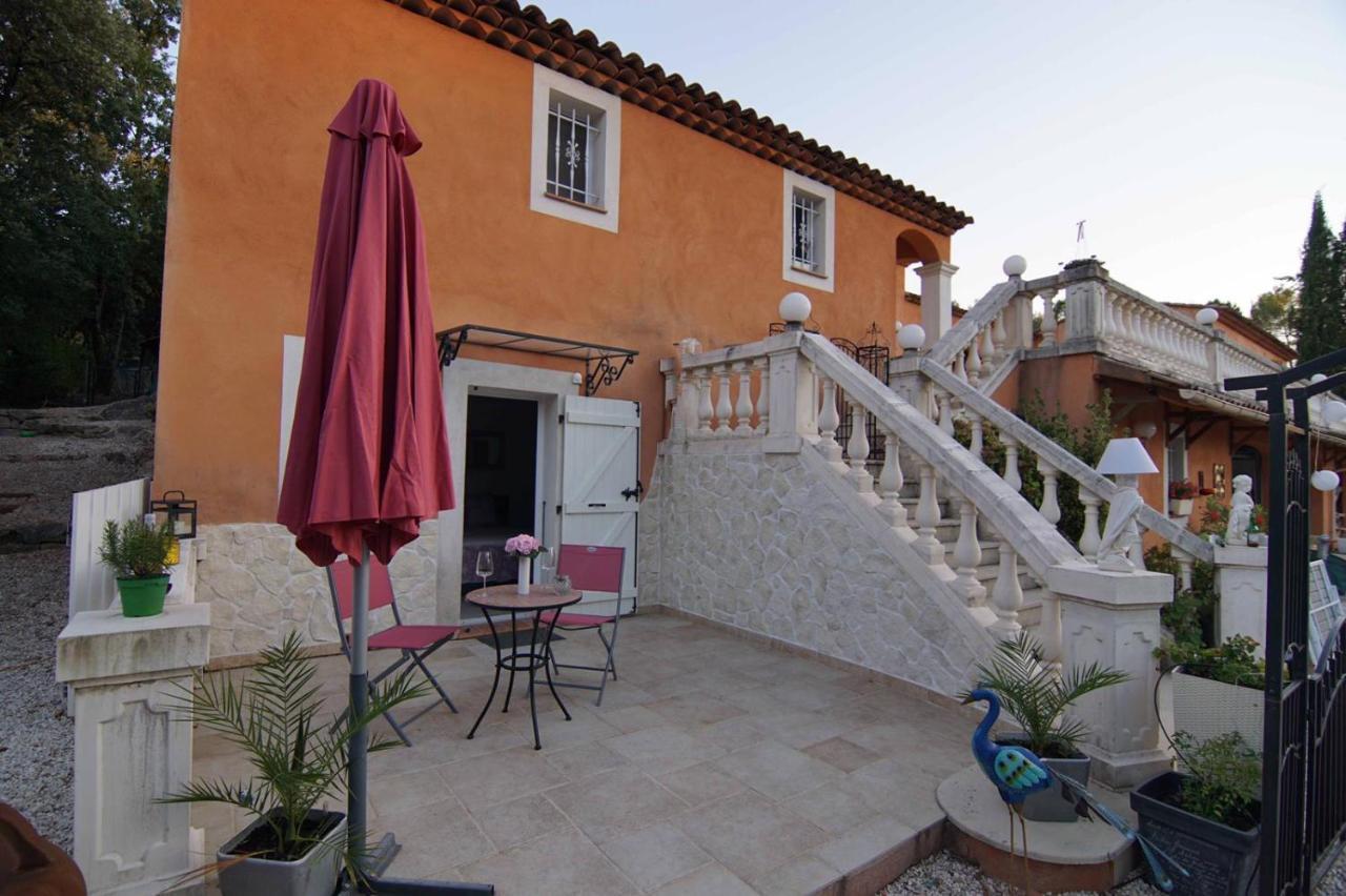 Chez Amali - Stielvolle Ferienwohnung In Der Provence Mit Terrasse Brignoles Exterior photo